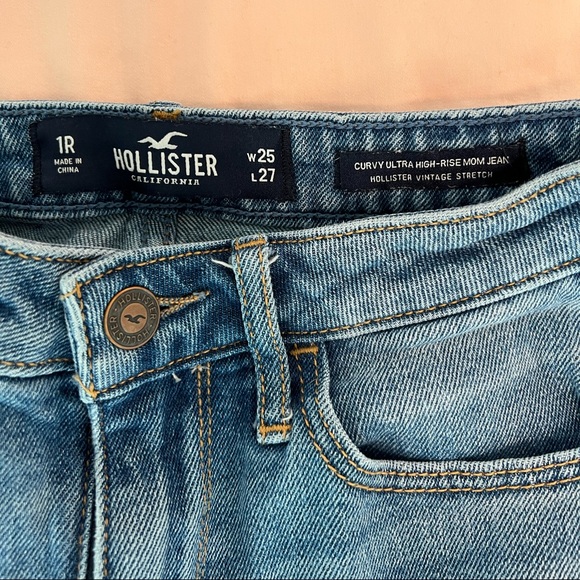 Distressed Hollister Curvy Mom Jeans - Picture 3 of 4